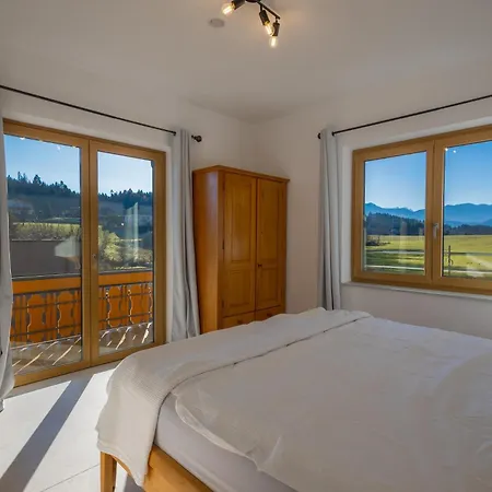 1911 Velden Apartment